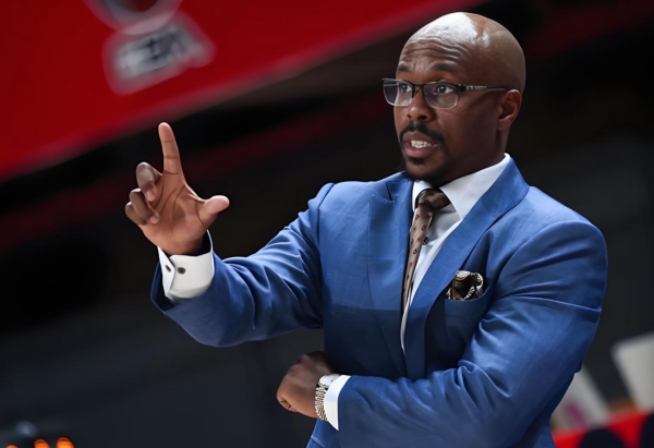 场内股票配资 打脸杜锋？米切尔大赞徐昕：盖帽CBA第1，因他广州防守效率第一