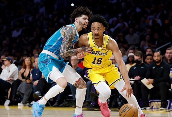 股票讨论交流最大的平台 防守倒是比较积极，但湖人后场新援的得分能力完全没有发挥出来?