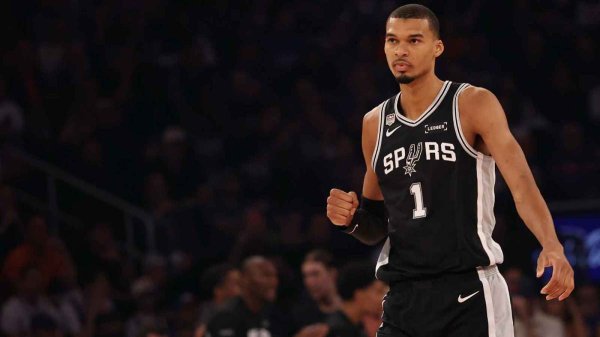 股票配资正规靠谱的公司 NBA名宿为总决赛的文班亚马鸣不平：成了史上最肮脏手段的受害者